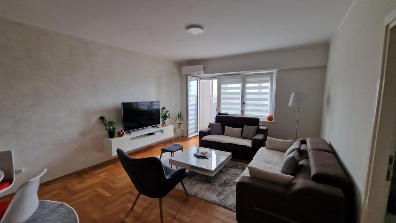 Kikinda Lux Apartman Ava מראה חיצוני תמונה